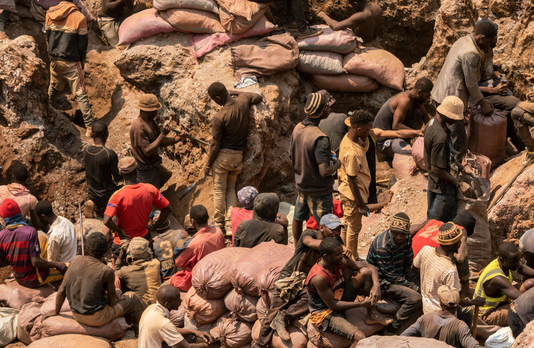 Congolese working in Cobalt mines